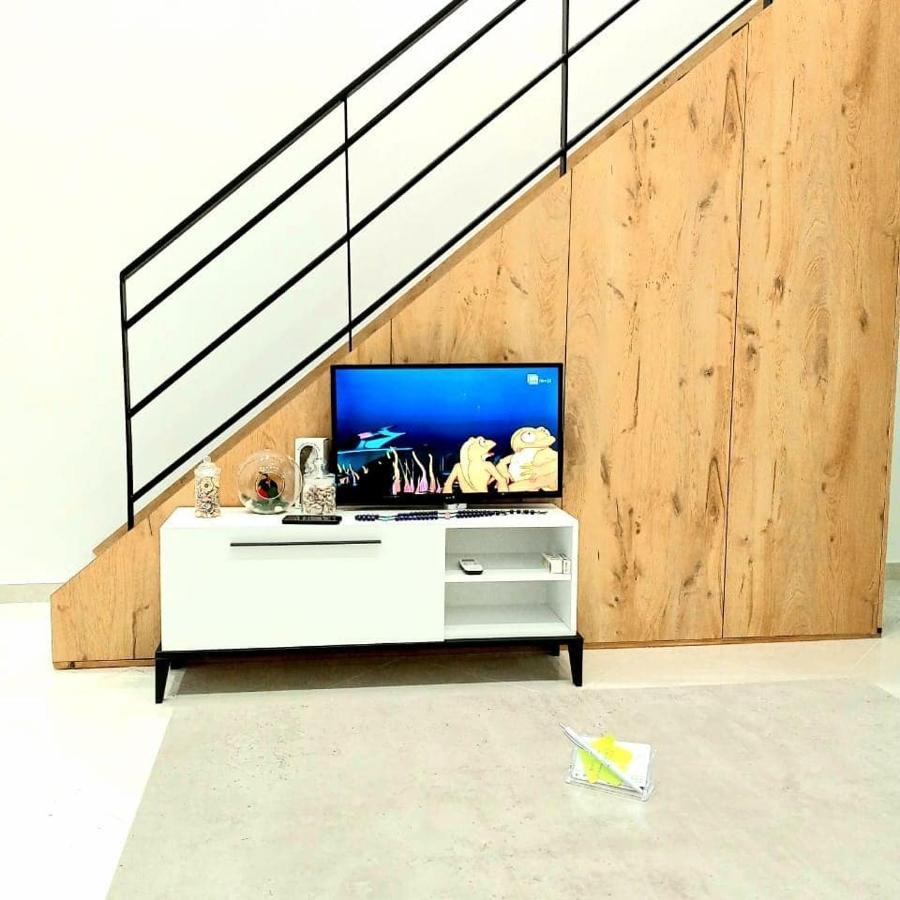 Apartament Me Qera Dublex Lungomare Vlore Ngoại thất bức ảnh