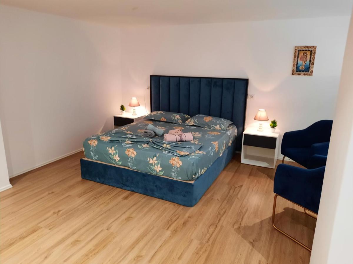 Apartament Me Qera Dublex Lungomare Vlore Ngoại thất bức ảnh