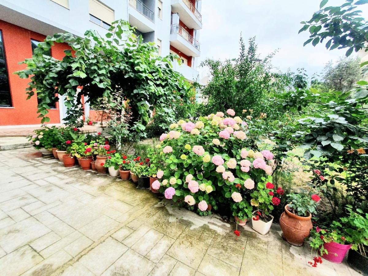 Apartament Me Qera Dublex Lungomare Vlore Ngoại thất bức ảnh